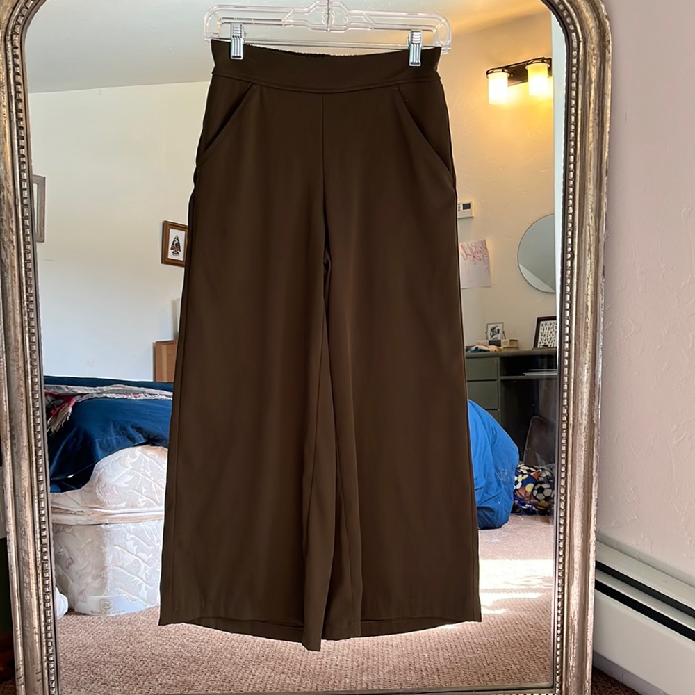 Mac Studio high rise wide leg cropped dress pant